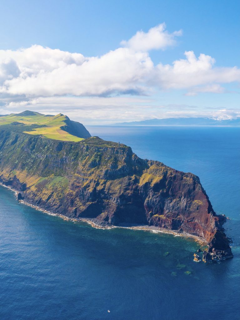 Panorama de la isla de Sao Jorge en las Azores, Portugal