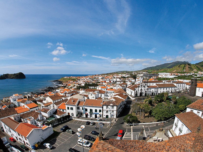 Vista del pueblo de Vila Franca do Campo en Sao Miguel