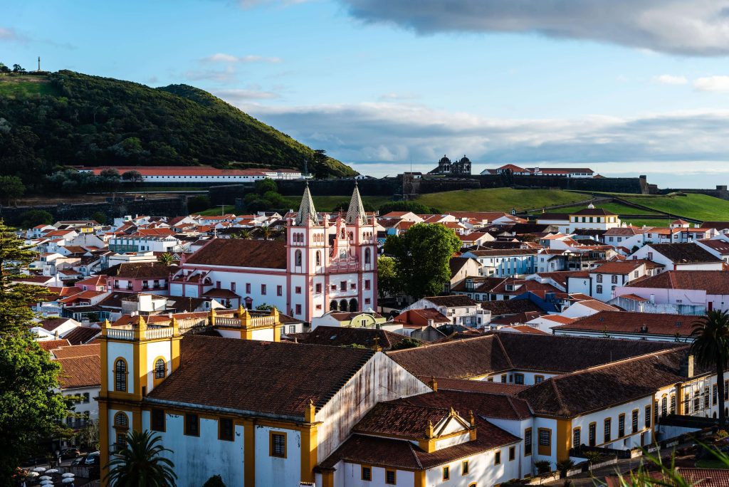 Vista de la Catedral de Angra do Heroismo