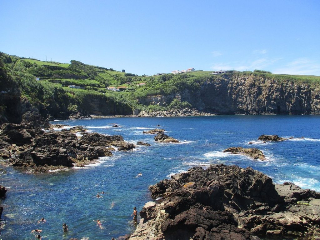 Quatro Ribeiras Beach
